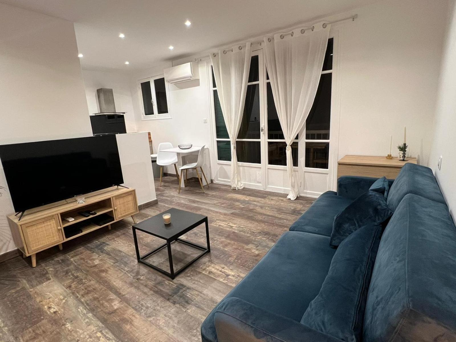 Centre Dea Apartment *